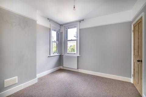17 Albert Road, Ashtead, KT21 1BJ