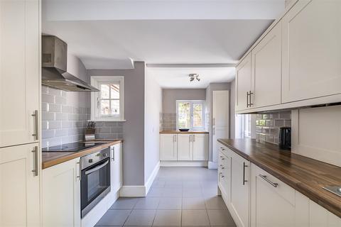17 Albert Road, Ashtead, KT21 1BJ