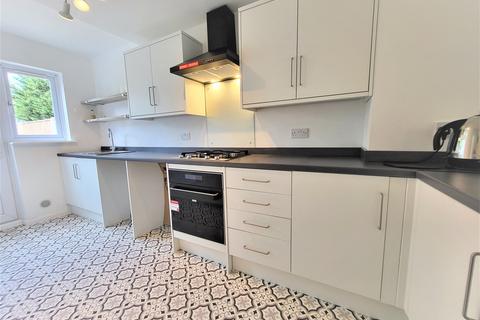 18 Cobmead, Hatfield, AL10 0JF