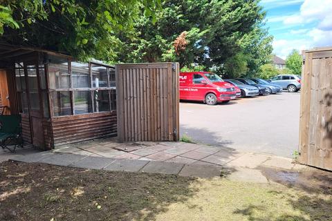 18 Cobmead, Hatfield, AL10 0JF