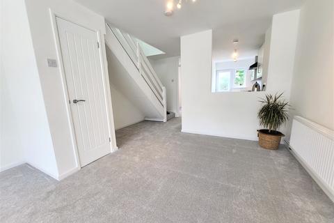 18 Cobmead, Hatfield, AL10 0JF