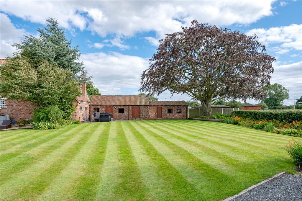 Cawood Road, Wistow, Selby, YO8 4 bed house for sale £895,000