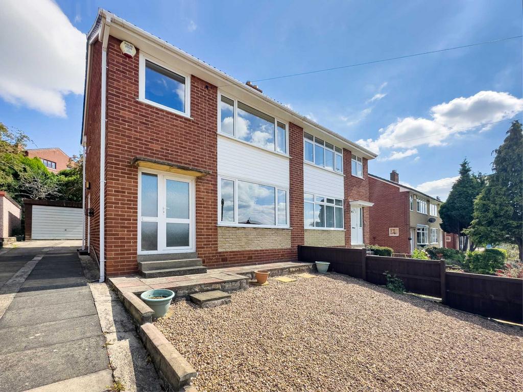 Almond Way, Birstall 3 bed semidetached house for sale £219,995