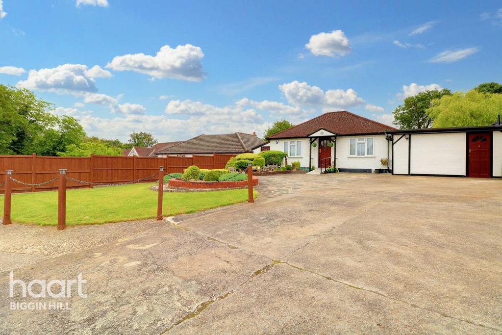 Leaves Green Road, Keston 4 bed detached bungalow £750,000