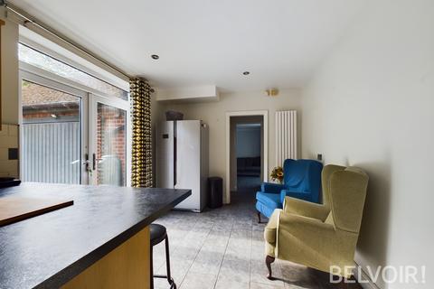 4 bedroom detached house to rent, Lightwood Road, Stoke On Trent, ST3