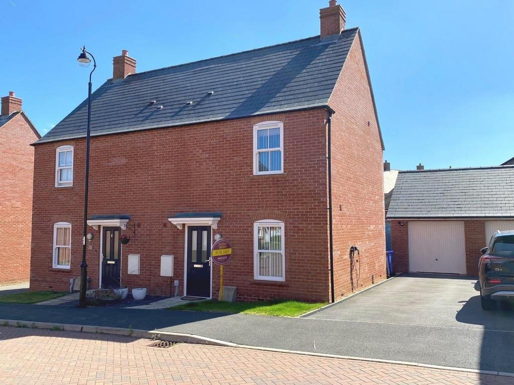 Chaplins Drive, Roade, Northampton... 3 bed semidetached house £310,000