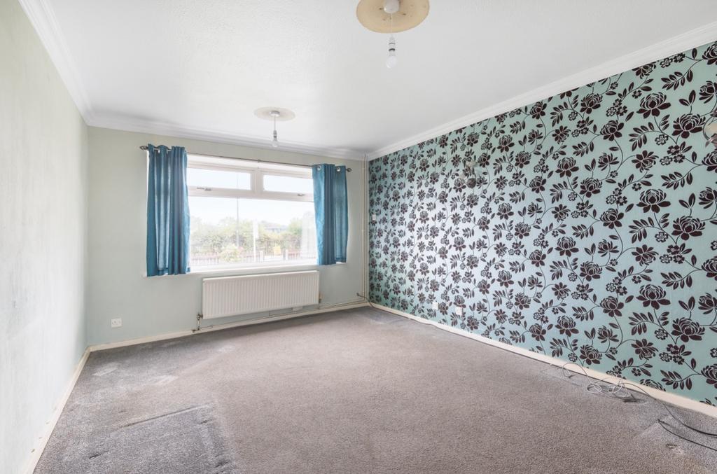 Queensway, Willows Estate, Grimsby, DN37 3 bed terraced house for sale £80,000