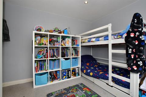 1 Caliph Close, Gravesend, DA12 4NP