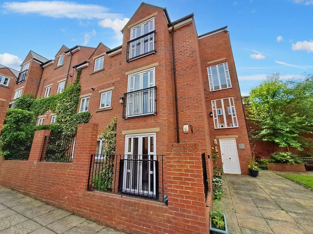 Battle Hill, Hexham, Northumberland, NE46 1WY 2 bed flat for sale £