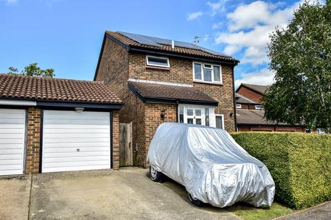 3 bedroom detached house for sale - Oak Green, Abbots Langley, Herts, WD5