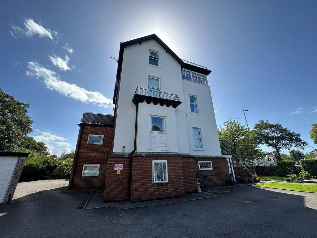 Liverpool Road, Birkdale, Southport... 1 bed apartment £650 pcm (£150 pw)