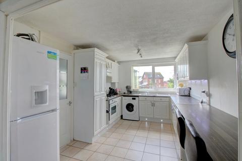 3 bedroom end of terrace house for sale - Beckhill Grove, Leeds, LS7