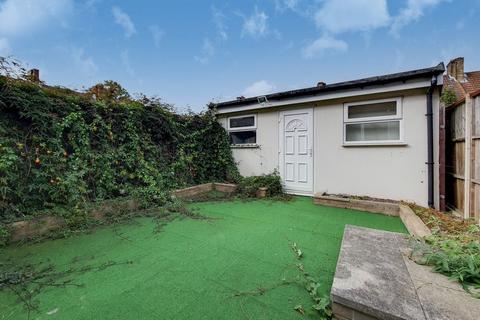 4 bedroom terraced house to rent, Abbotsbury Road, Morden, SM4