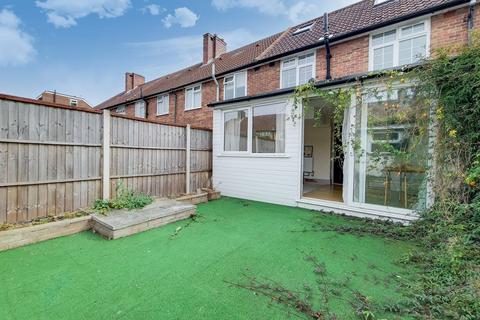 4 bedroom terraced house to rent, Abbotsbury Road, Morden, SM4