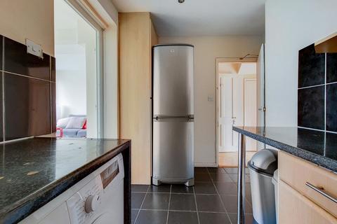 4 bedroom terraced house to rent, Abbotsbury Road, Morden, SM4