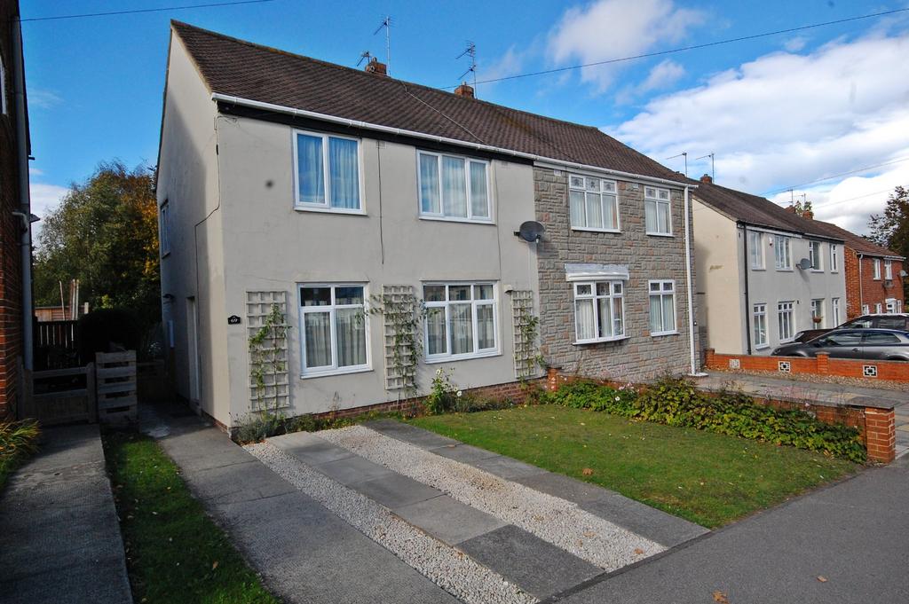 Newton Drive, Framwellgate Moor... 2 bed semidetached house £800 pcm