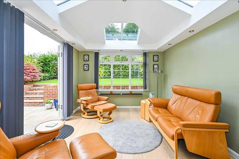 5 Grenadier Close, Locks Heath, Southampton, SO31 6UE