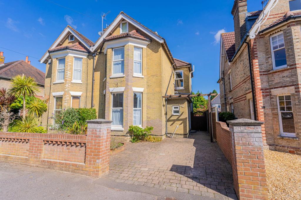 Balmoral Road, Lower Parkstone, Poole, Dorset, BH14 5 bed semidetached