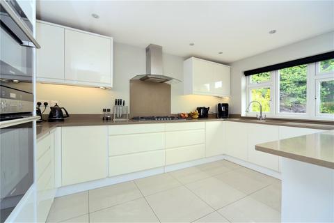 5 bedroom detached house to rent, Wilhelmina Avenue, Coulsdon, CR5