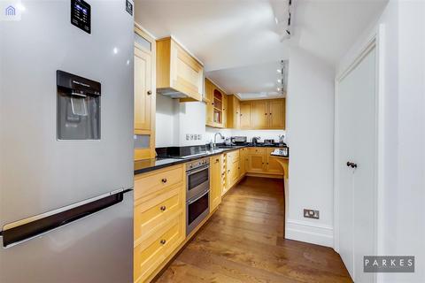 3 bedroom house to rent, Montpelier Walk, London, SW7