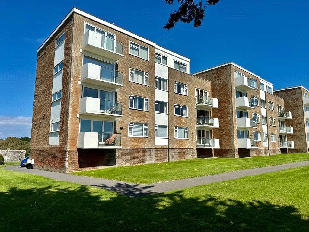 Whitby Road, Milford on Sea... 2 bed apartment for sale £370,000