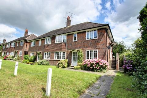 2 bedroom flat for sale - Wickham Way, Haywards Heath, RH16