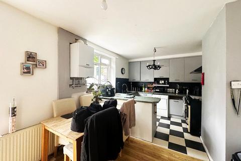 41 Sheffield Drive, Romford, RM3 9YH