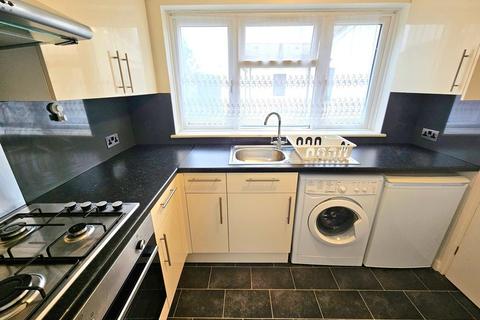 1 bedroom flat to rent, Cunningham Park, Harrow