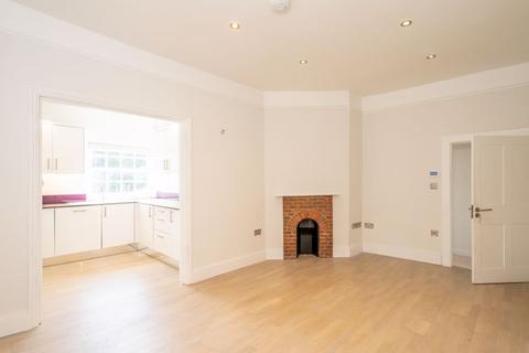 2 bedroom flat for sale, East Street, Chichester