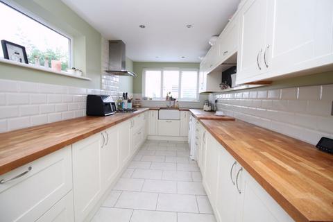 43 Beacon Bottom, Park Gate, Southampton, SO31 7GQ