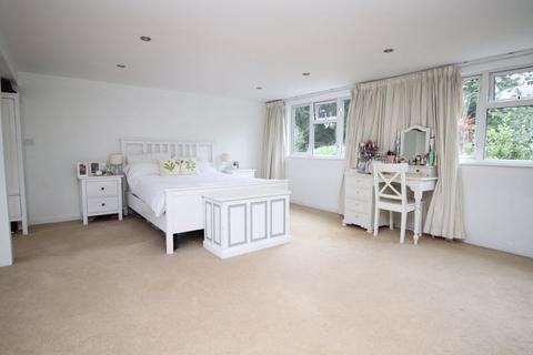 43 Beacon Bottom, Park Gate, Southampton, SO31 7GQ