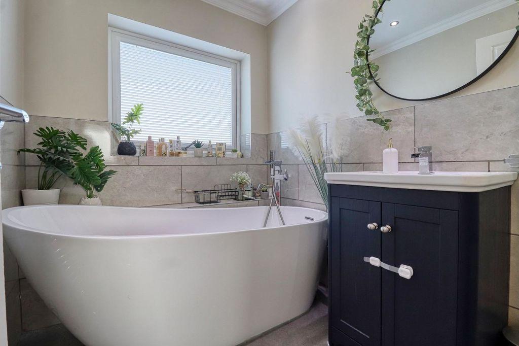 Upstairs Bathroom