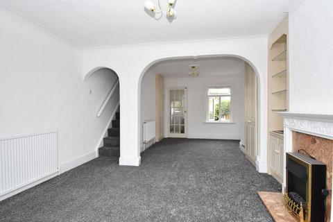 2 bedroom terraced house to rent, Douglas Road, Hornchurch