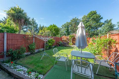 13 Southover, Bromley, BR1 4RU