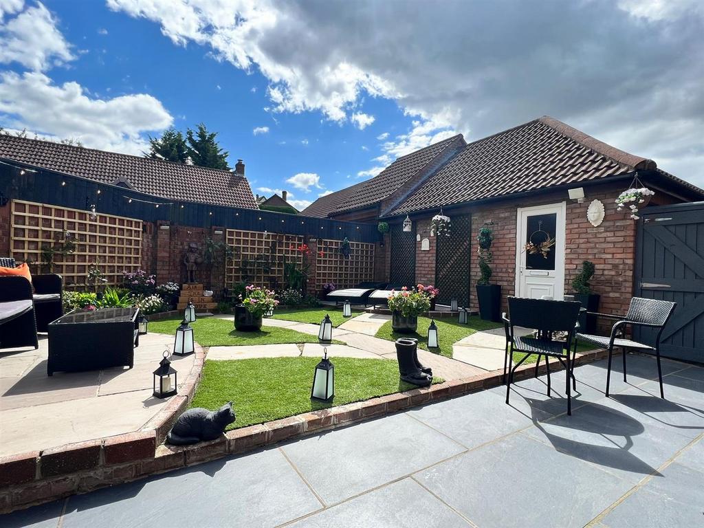 Hovingham Drive, Scarborough 3 bed detached house £250,000