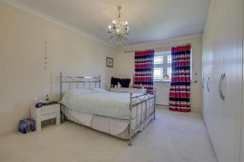 4 bedroom detached house for sale, Hammondstreet Road, Cheshunt, Waltham Cross