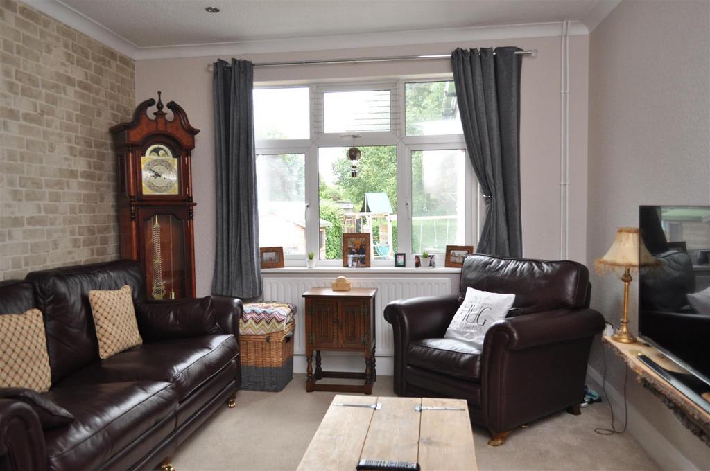 Dovecliff Road, Stretton, Burton On Trent 3 bed detached bungalow for