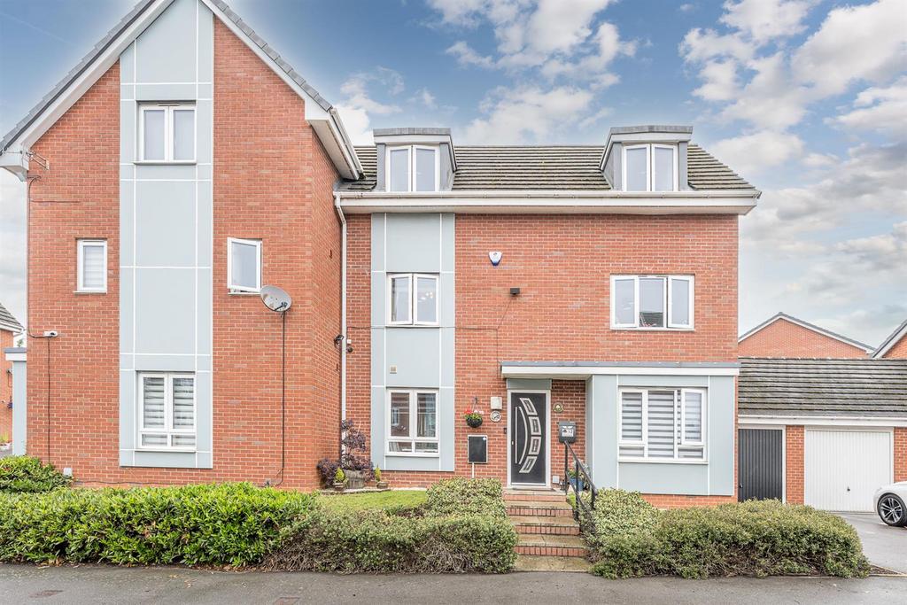 Tibbetts Road, Cradley Heath, B64 5DW 4 bed semidetached house for