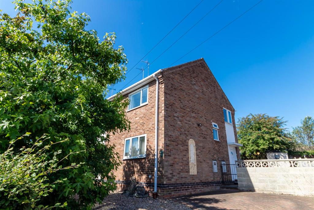 Cromwell Crescent, Lambley, Nottingham 2 bed £750 pcm (£