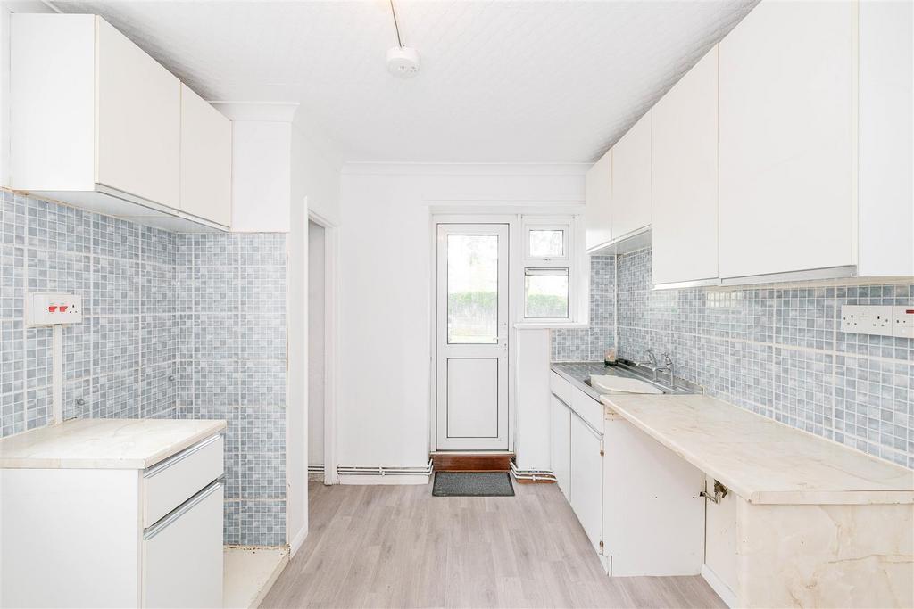 13 Priory Close-18.jpg