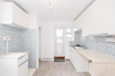 13 Priory Close, London, E18 2QT