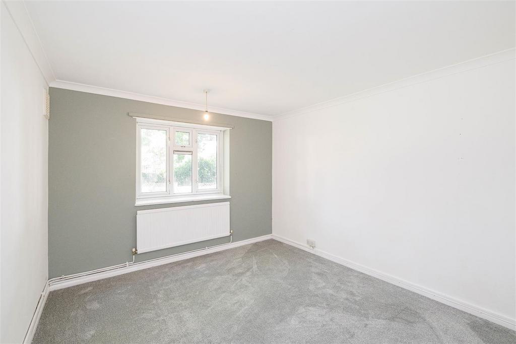 13 Priory Close-2.jpg