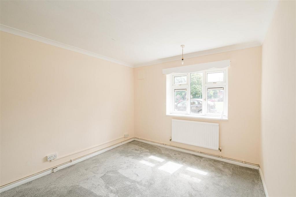 13 Priory Close-8.jpg