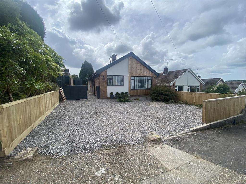 Yr Aran, Dunvant, Swansea 3 bed detached bungalow for sale £250,000