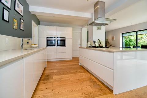 91 Westgate, Guiseley, Leeds, LS20 8HH