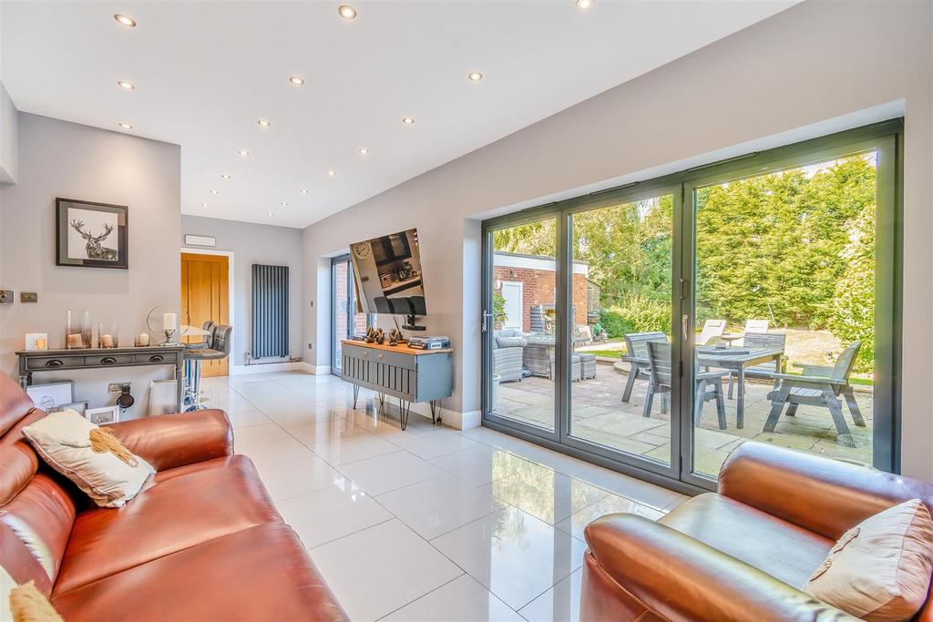 Balmoral Drive, Mansfield 4 bed detached house for sale £395,000