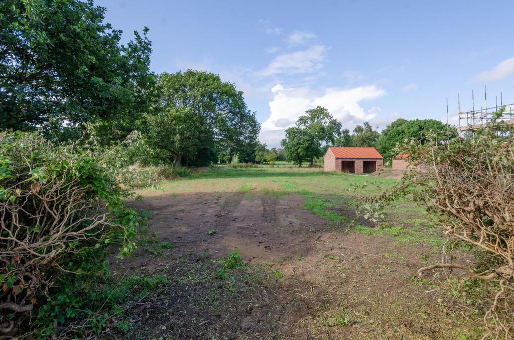 Tollerton Road, Huby 3 bed property with land for sale £295,000