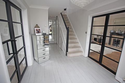 8 Boxfield Green, Stevenage, SG2 7DR