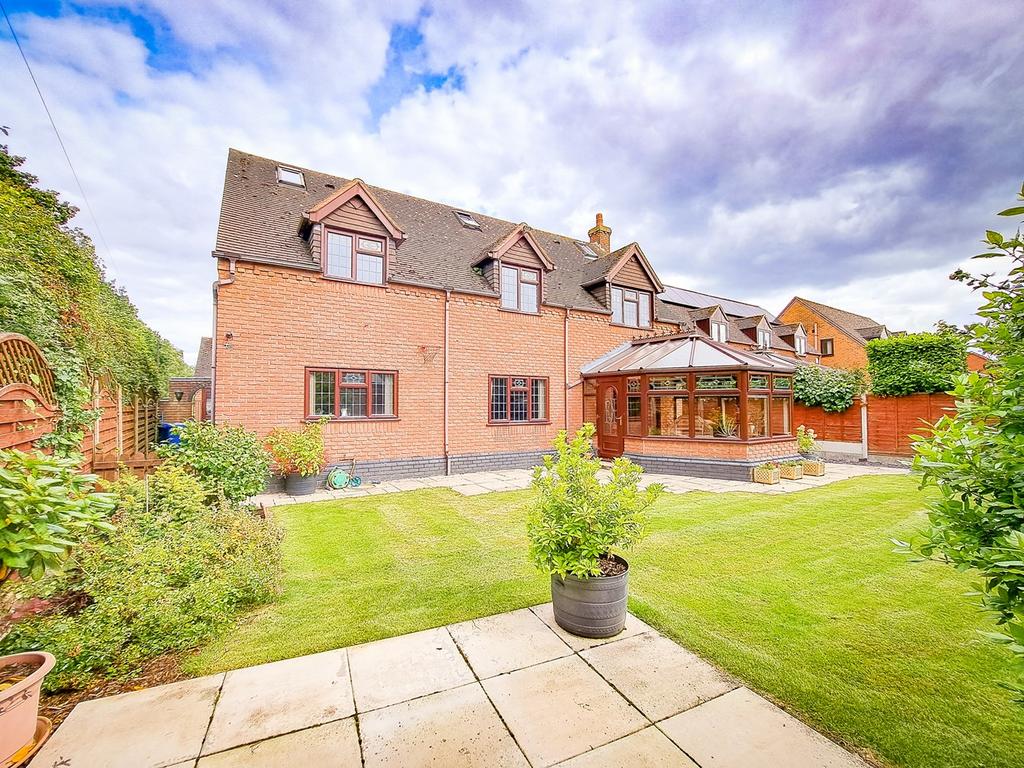 Willow Close, Fradley, Lichfield, WS13 5 bed detached house for sale £650,000