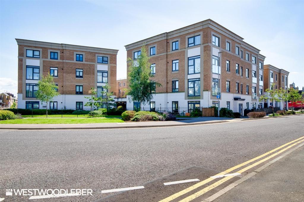 Mill Road, Hertford SG14 1 bed apartment for sale £299,995